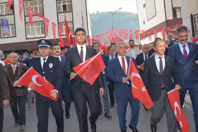 Cumhuriyet'in 100. yılı Çaykara ilçesinde kutlandı