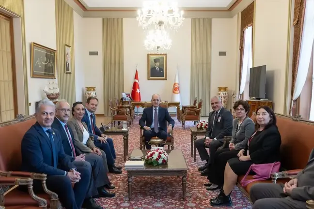 Parlamento Muhabirleri Derneği TBMM Başkanı Numan Kurtulmuş'u Makamında Ziyaret Etti
