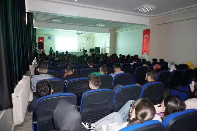 Konya'da Öğrencilere Bağımlılıkla Mücadele Eğitimi Verildi