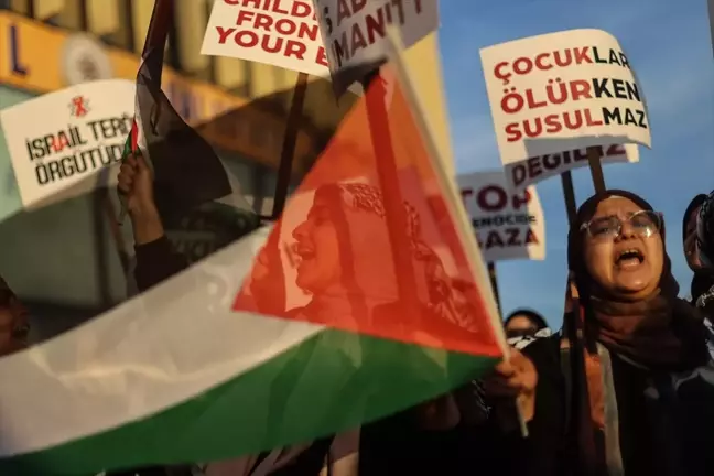 İHH Filistin'e Destek Eylemi Düzenledi