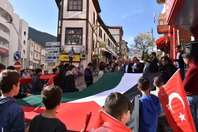 Gümüşhane'de İsrail'in Filistin'e yönelik saldırılarını protesto yürüyüşü düzenlendi
