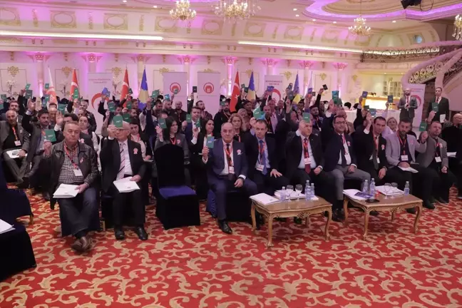Kosova'nın Türk kökenli Bakanı Fikrim Damka, KDTP Genel Başkanlığına yeniden seçildi