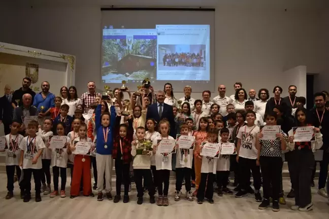 Lüleburgaz'da Satranç Turnuvası ve Lüleburgazspor Kulübü Başkanının İstifası