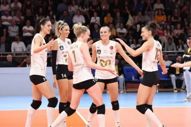 VakıfBank, Çukurova Belediyesi'ni mağlup ederek liderliğini sürdürdü