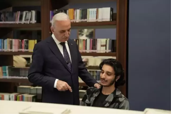 Ümraniye Belediyesi Üniversiteli Öğrencilere Eğitim Desteği Verecek