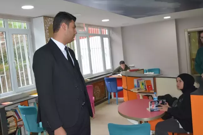 Çaykara Kaymakamı Erbek'ten öğrencilere ziyaret