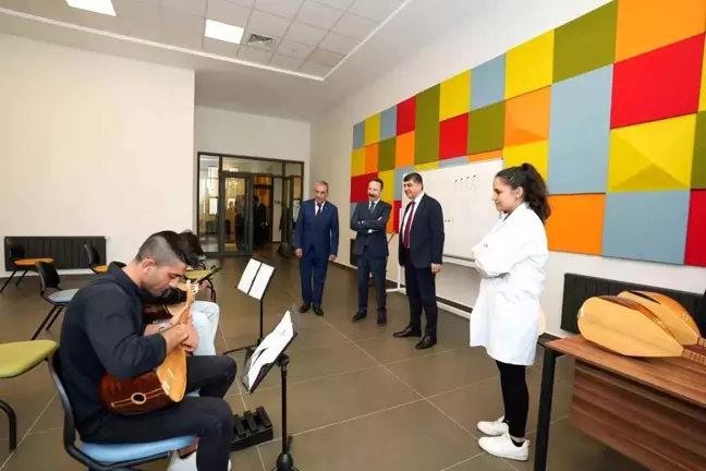 Kaymakam Yamlı, Şehitkamil Sanat Merkezi'ni inceledi
