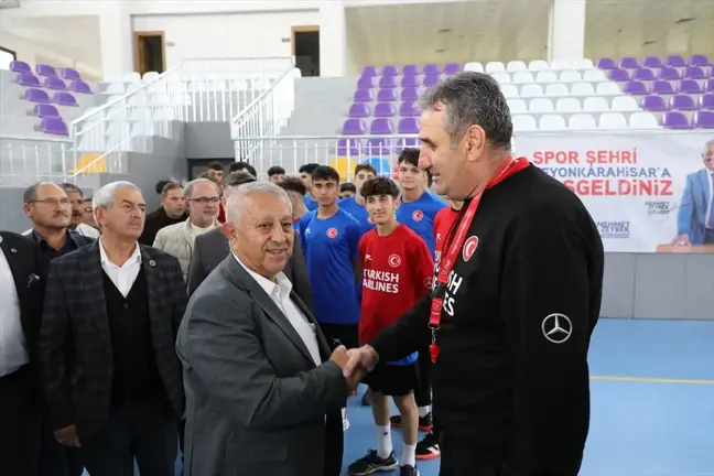 Hentbol U-15 Erkek Milli Takımı Afyonkarahisar'da kampa girdi