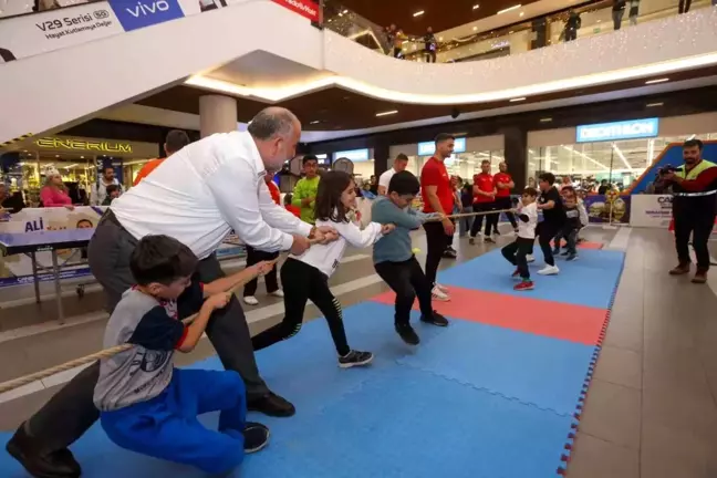 Samsun'da Çocuklar Canik Spor Etkinliği'ne Akın Etti