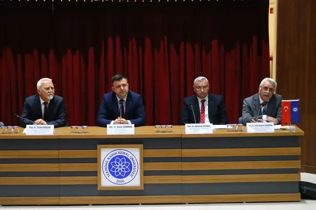 Tekirdağ Namık Kemal Üniversitesinde 'Cumhuriyetimizin 100. Yılı' paneli düzenlendi