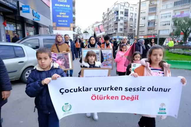 İHH Kırklareli İnsani Yardım Derneği İsrail'in Filistin'e yönelik saldırılarında hayatını kaybeden çocuklar için yürüyüş düzenledi