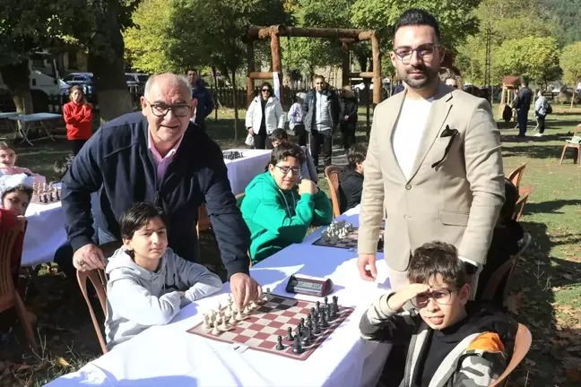 Pozantı'da Yıldırım Satranç Turnuvası düzenlendi