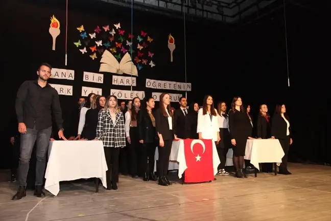Ahlat'ta Öğretmenler Günü Töreni Kutlandı