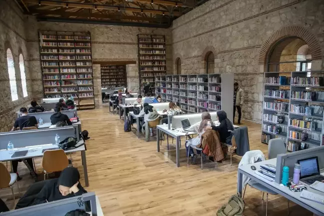 Kütüphanelerde Bilgi Teknolojileri Eğitimleri Başlıyor