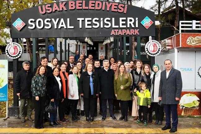 Uşak Valisi ve Belediye Başkanı Öğretmenlerle Buluştu