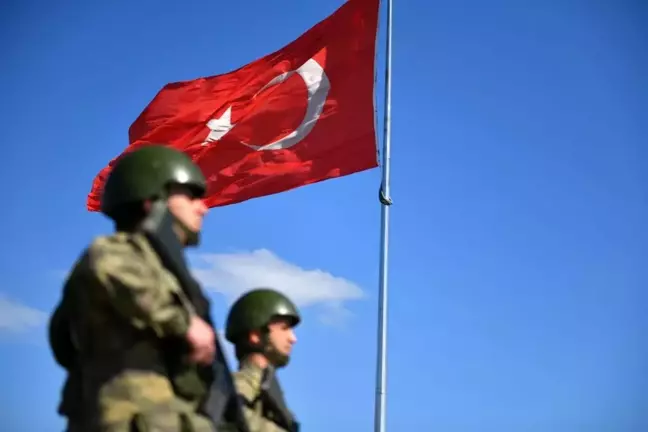 Hudut Kartalları, Yunanistan'dan zorla gönderilmeye çalışılan 3 teröristi yakaladı