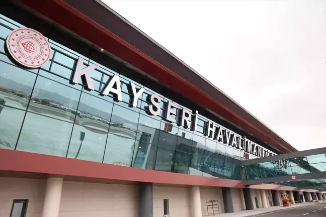 Elitaş, Kayseri Havalimanı Yeni Terminal Binası'nda incelemelerde bulundu