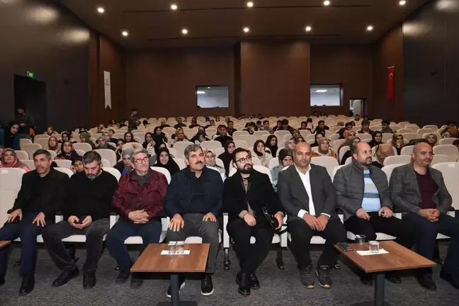 Muş Belediyesi 1. Kitap Günleri Fuarı Yazar Buluşması