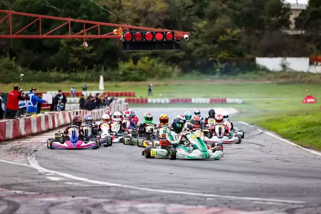 MOTUL 2023 Türkiye Karting Şampiyonası'nda Dereceye Giren Sporcular Ödüllendirildi