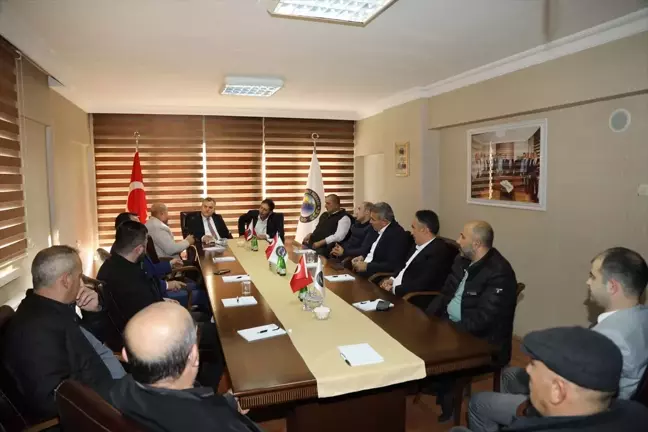 Çubuk Belediye Başkanı Baki Demirbaş, Ticaret Borsasını Ziyaret Etti