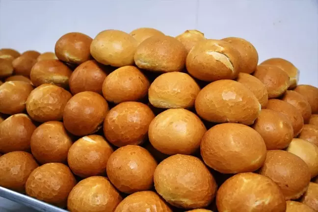 Karabük'te Meslek Lisesi Öğrencileri Günde 2 Bin Roll Ekmek Üretiyor