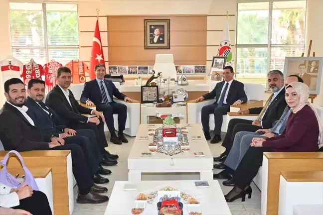 AK Parti, Antalya'yı belediyecilikle tanıştırmak istiyor