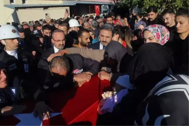 Bakan Göktaş'ın koruma polisi şehit Musa Erdem son yolculuğuna uğurlandı