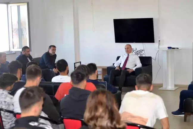 Düzce Belediye Başkanı Faruk Özlü, Düzcespor'a başarı dileklerini iletti
