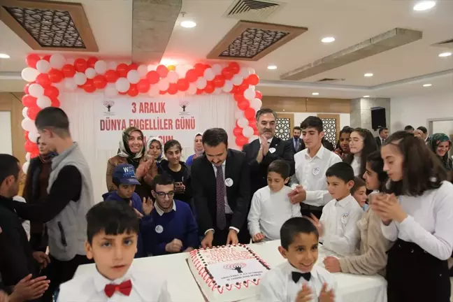 Ahlat'ta Engelliler Günü Programı Düzenlendi