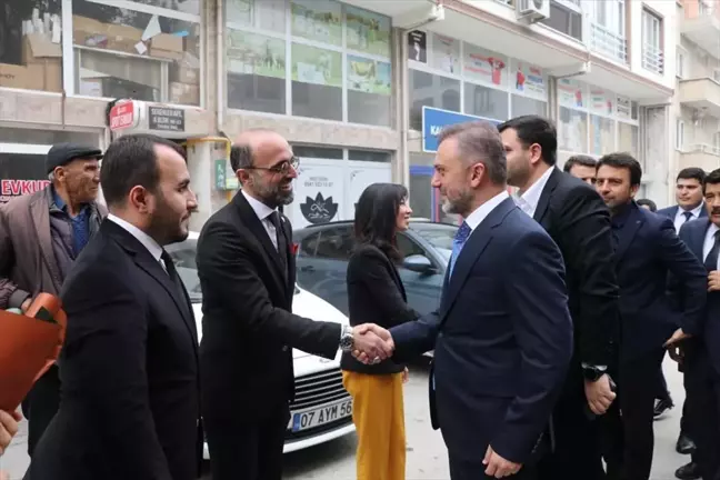 AK Parti Genel Başkan Yardımcısı Erkan Kandemir, Türkiye'nin her yerinde millete hizmet etmeye devam etmek istediklerini söyledi