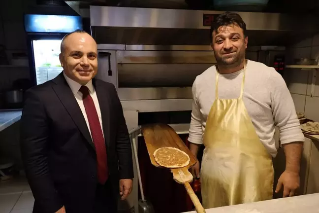 Artvin Valisi Cengiz Ünsal, esnaf ve vatandaş ziyaretlerini sürdürüyor