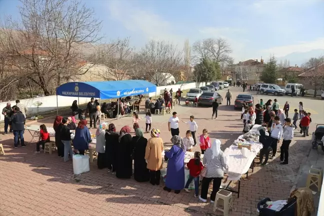 Halkapınar'da Filistin halkı yararına kermes düzenlendi