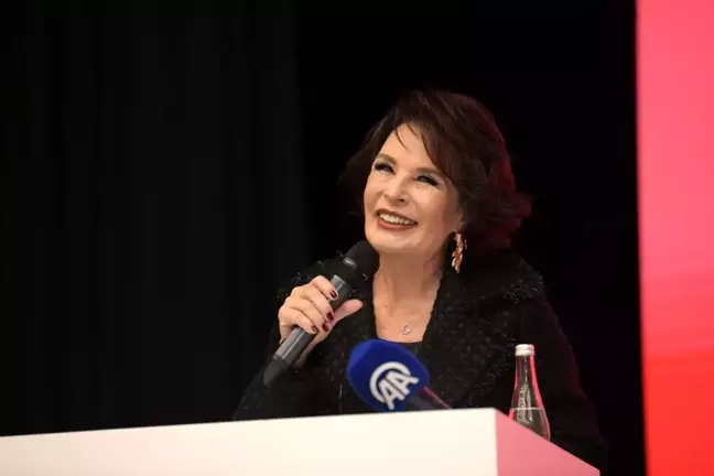 Hülya Koçyiğit: