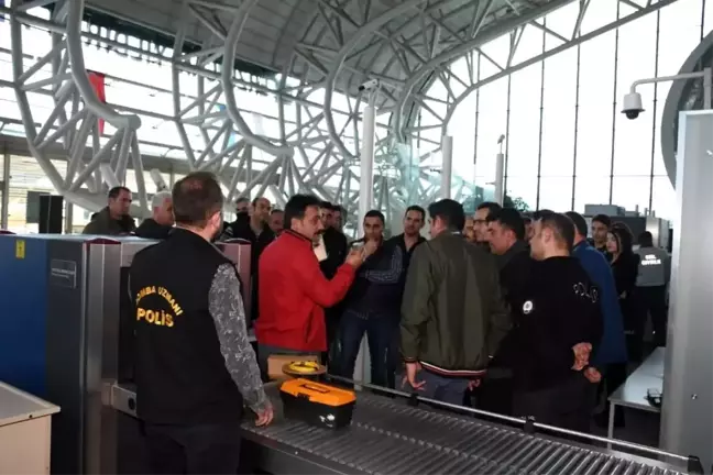 Erzincan Yıldırım Akbulut Havalimanında Polis ve Güvenlik Görevlilerine Eğitim Verildi