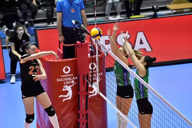 Nilüfer Belediyespor, Karayolları'nı 3-0 Yendi