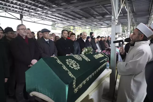 Devlet sanatçısı Prof. Dr. Nevzat Atlığ son yolculuğuna uğurlandı
