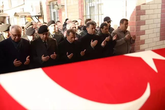 Kıbrıs gazisi Fethi Akdiş'in cenazesi toprağa verildi
