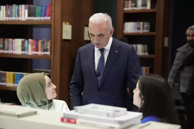 Ümraniye Belediyesi, İlk Kez Üniversiteye Giden Öğrencilere Eğitim Desteği Sağladı