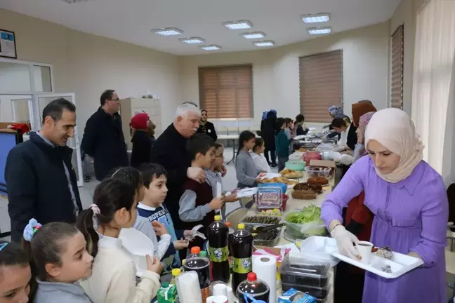 Of'ta Filistin'e yardım kermesi düzenlendi