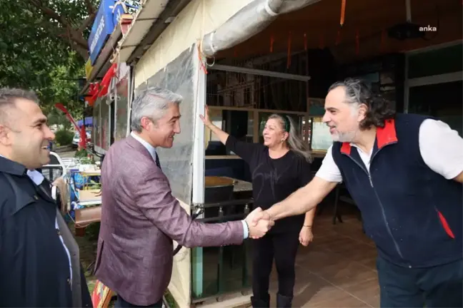 Marmaris Belediye Başkanı Mehmet Oktay, Bozburun Mahallesi'nde 'Halk Kürsüsü' toplantısında vatandaşlarla buluştu
