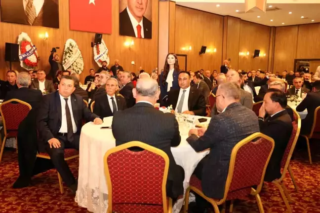 Toroslar Belediye Başkanı Atsız Afşın Yılmaz, 'Yılın Sosyal Belediyecilik' Ödülünü Aldı