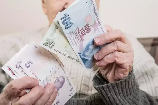EMEKLİ İKRAMİYELERİ NE ZAMAN YATACAK? Çalışan emekliye ikramiye ne zaman yatacak? 5000 lira ikramiye ödemesinde son durum nedir?