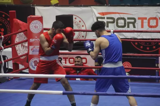 Büyük Erkekler Türkiye Ferdi Boks Şampiyonası Samsun'da Başladı