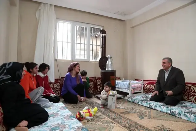 Şanlıurfa Büyükşehir Belediye Başkanı Zeynel Abidin Beyazgül, ev ziyaretlerine devam ediyor