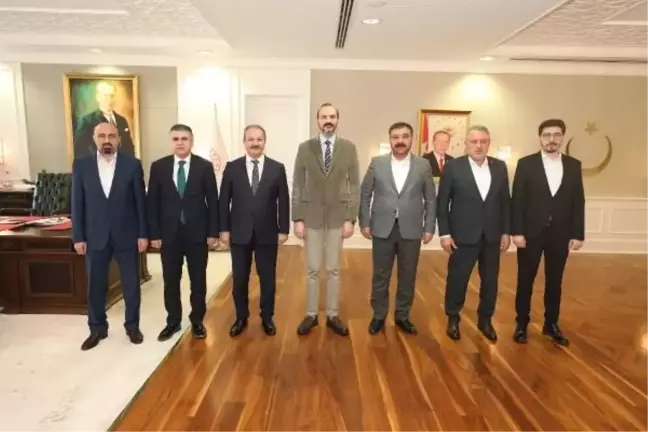 Sağlık-Sen Genel Başkanı Faruk Doğan, Sağlık Bakan Yardımcısı Tolga Tolunay'ı ziyaret etti