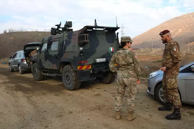 KFOR, Kosova-Sırbistan sınırında devriye faaliyetlerine devam ediyor