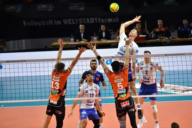 Halkbank Erkek Voleybol Takımı Berlin Recycling Volleys'e 3-0 yenildi