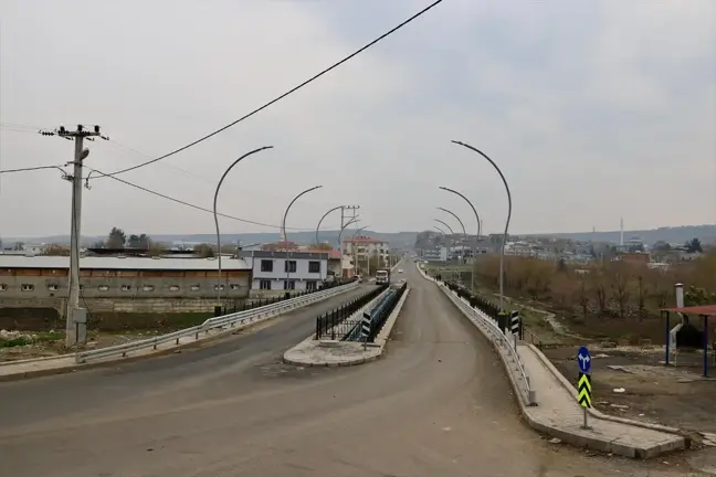 Diyarbakır Büyükşehir Belediyesi, Çarıklı Köprüsü'nü tamamlayarak hizmete açtı