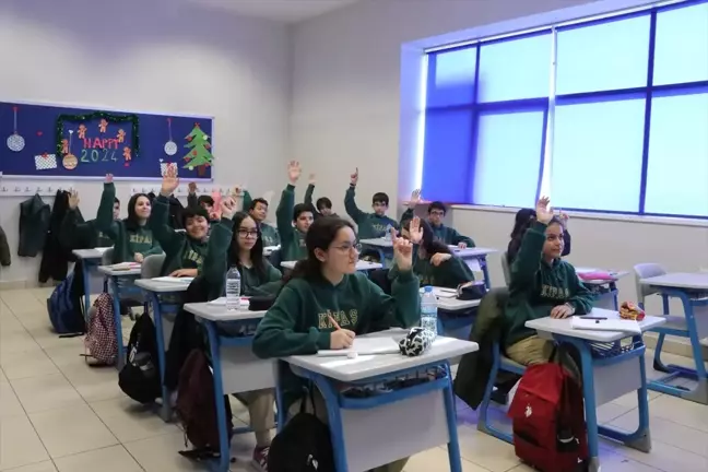 MEB, deprem bölgesindeki öğrencilere eğitim desteği sağlıyor