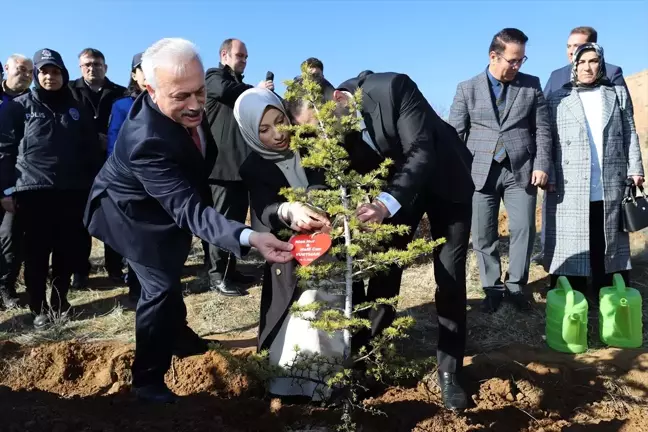 Aksaray'da Evlenecek Çiftler Fidanlarla Birlikteliklerini Yaşatacak